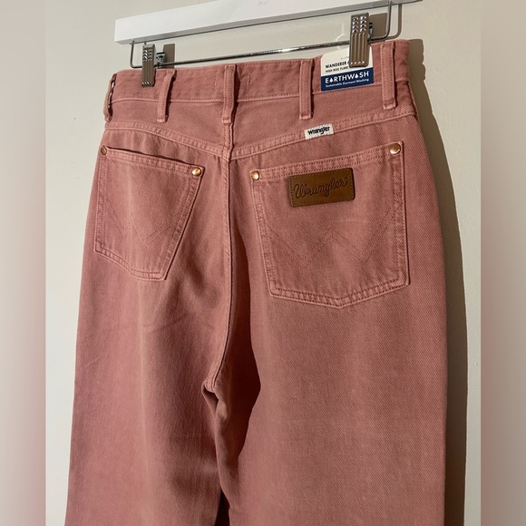 NWT Wrangler Wanderer Flare Jeans Dusty Rose 28x34 - Picture 2 of 6